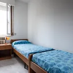 Luminous With Garden Apartment *