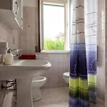 Luminous With Garden Apartament