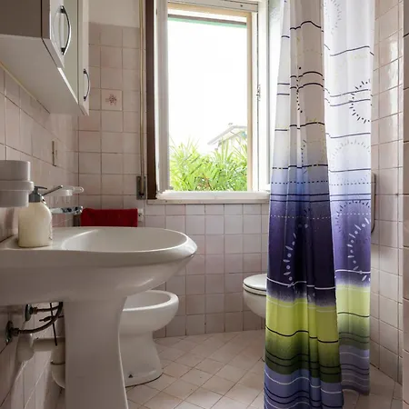 Luminous With Garden Apartament